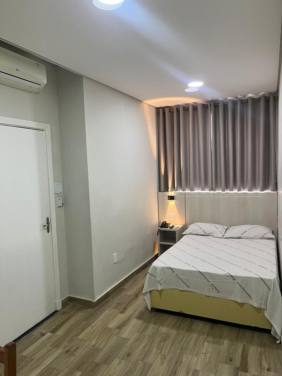 Hotel Salomao - Proximo A 25 De Marco, Bom Retiro, Bras E Rua Santa Efigenia, A 2 Minutos Do Mirante Sampa Sky E Pista De Skate Anhangabau São Paulo Exteriér fotografie